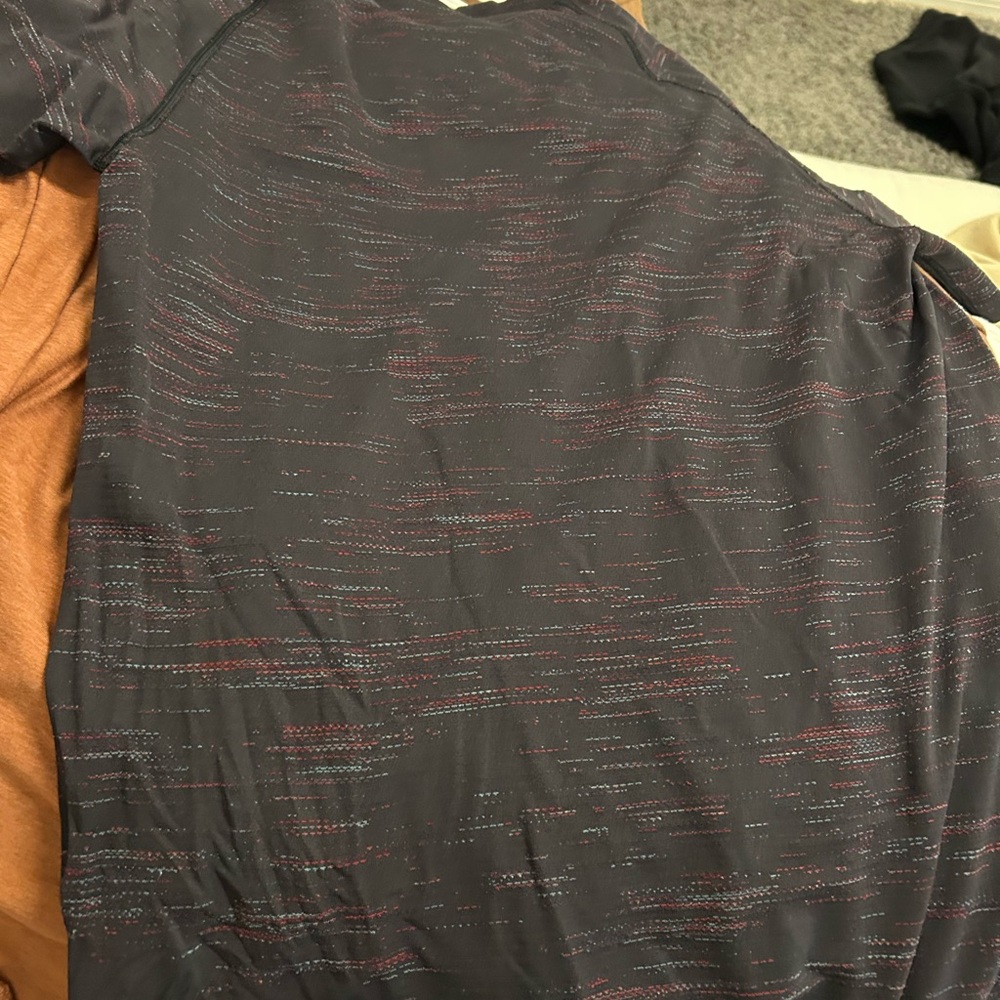 Lululemon Black and Red Patterned men’s Shirt